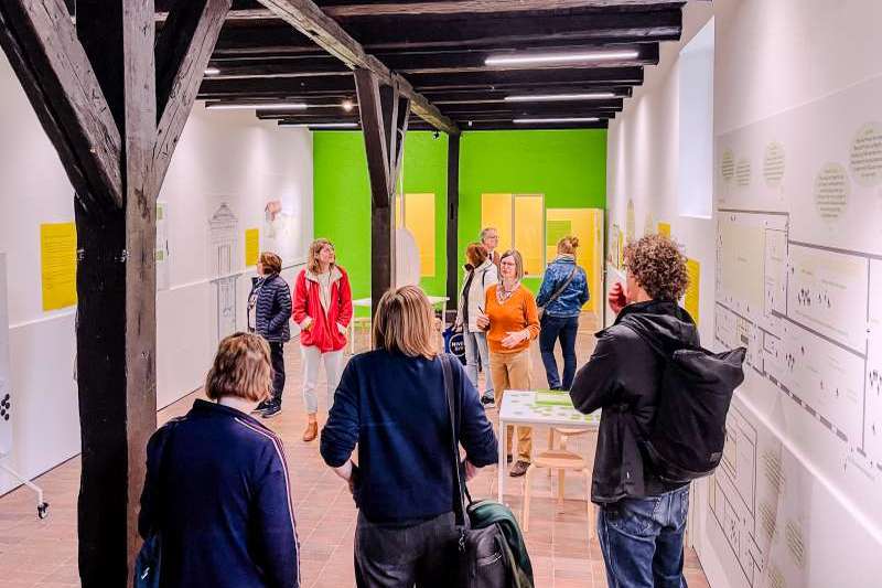 Menschen in der Sonderausstellung Das Salzmuseum der Zukunft